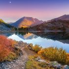 Herbstimmung am Bergsee. So könnte es bald wieder sein. - KI