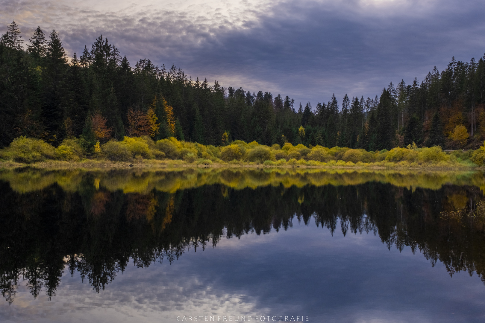 Herbstliche Abendstimmung an der Schwarzenbachtalsperre