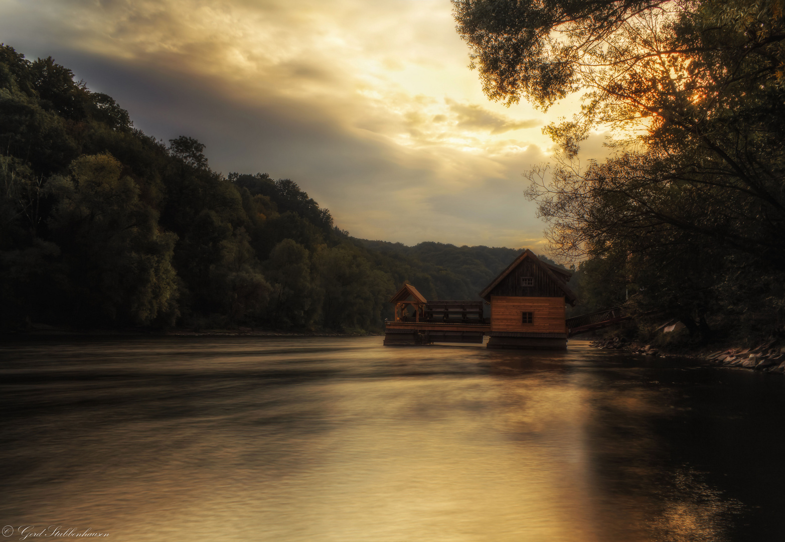 Herbstliche Abendstimmung in Mureck bei der Murmühle