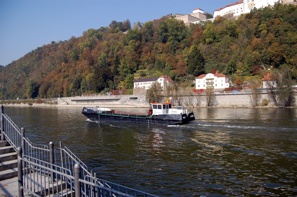 - Herbstliche Donau bei Passau -