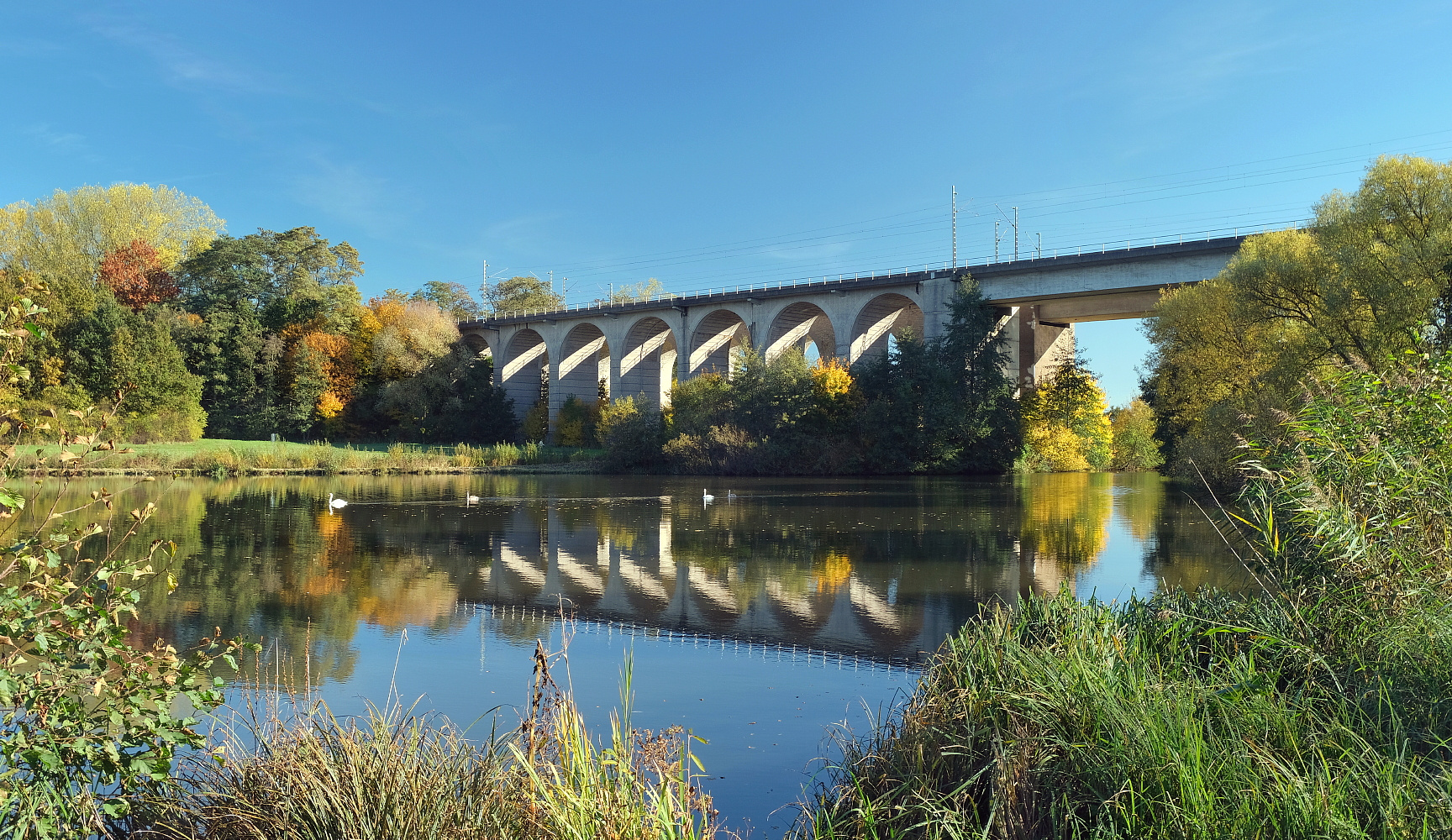 Herbstliche Idylle am Schildescher Viadukt