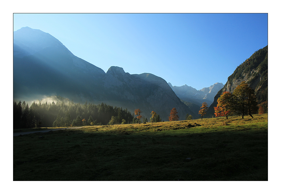 Herbstliche Morgenstimmung am großen Ahornboden