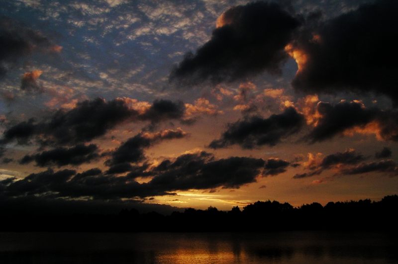 Herbstliche Morgenstimmung am Ilsesee in Königsbrunn