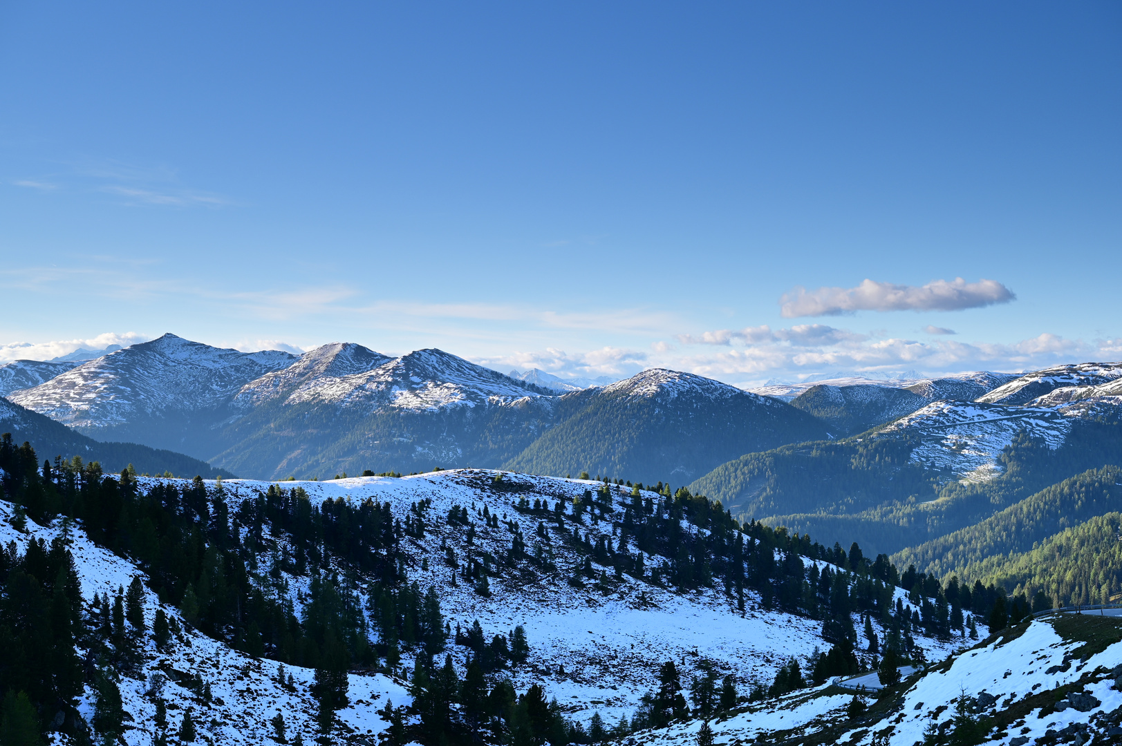 Herbstliche Nockberge nach Wintereinbruch