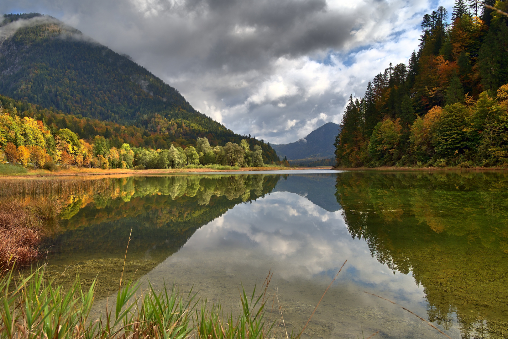 Herbstliche Ruhe am See