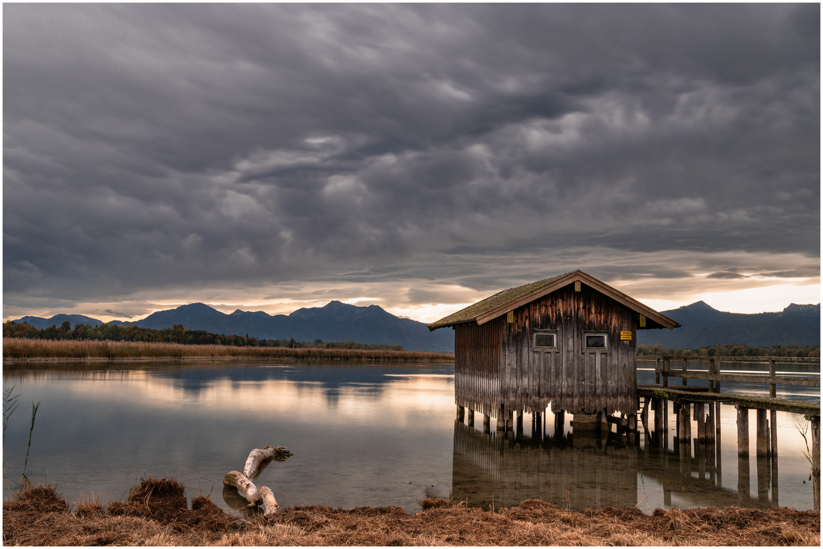 Herbstliche Ruhe am See