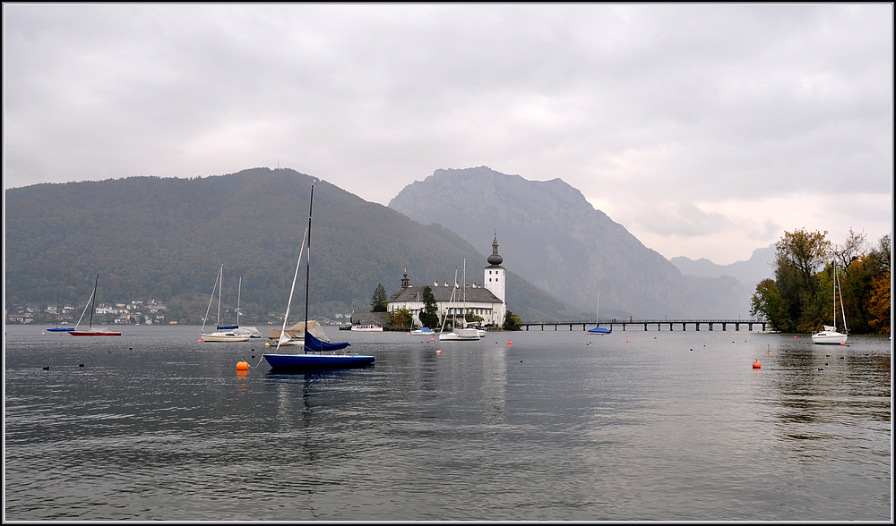 ...herbstliche Ruhe auch am Traunsee !