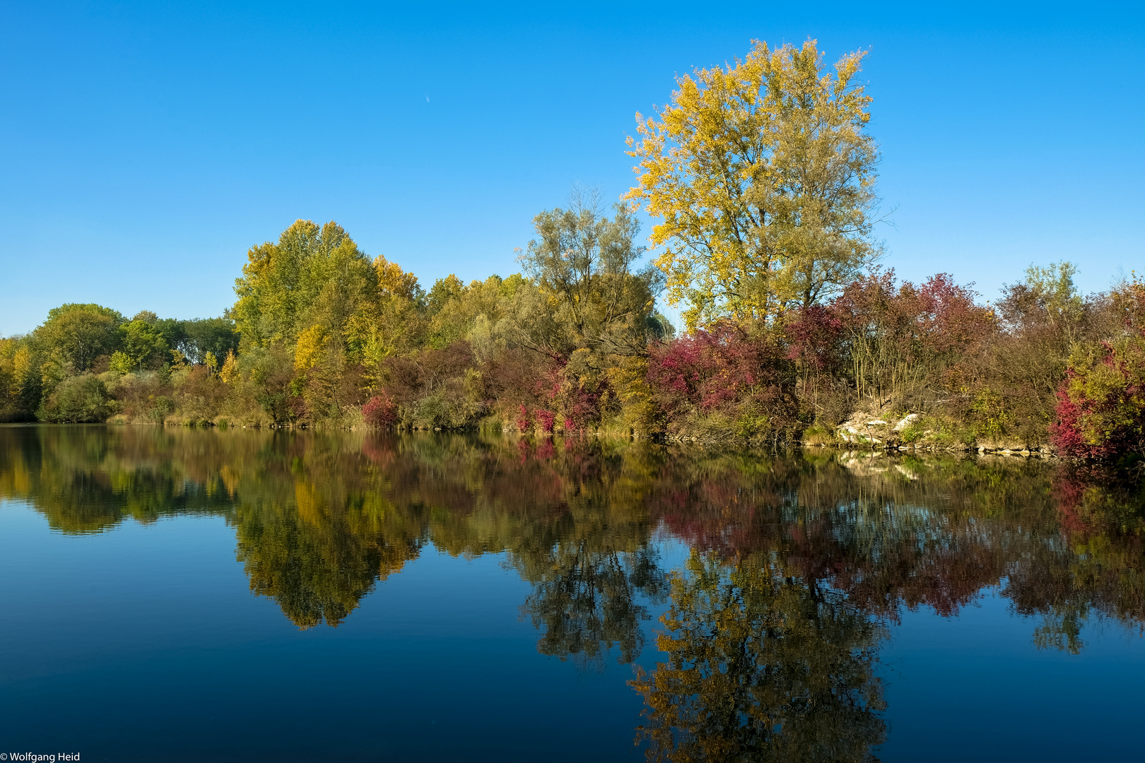 Herbstliche Spiegelung: