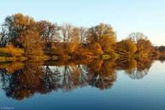 herbstliche Spiegelung