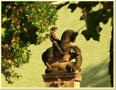 Herbstliche Stimmung am Kriegsdenkmal