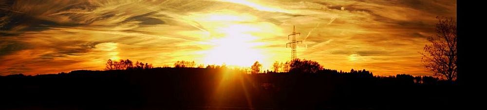 Herbstlicher Abendhimmel