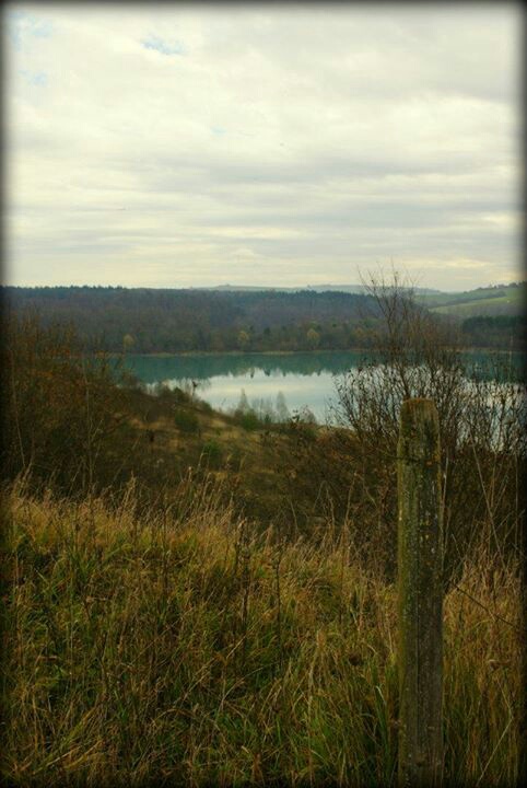 herbstlicher baggersee