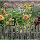 herbstlicher Bauerngarten