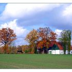 Herbstlicher Bauernhof ...