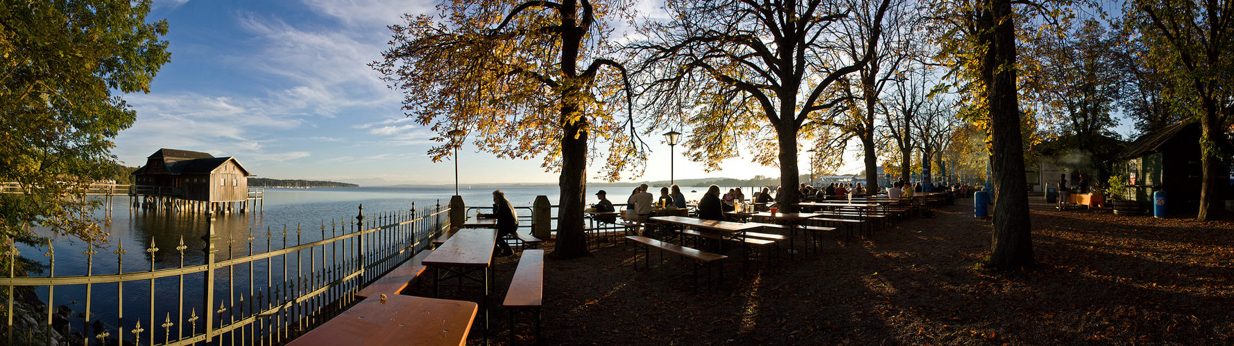 herbstlicher Biergarten