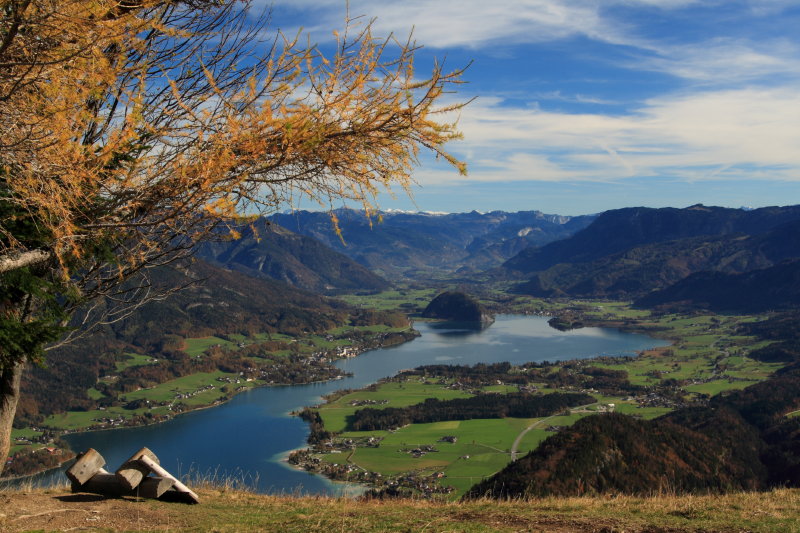 Herbstlicher Blick am Wolfgangsee