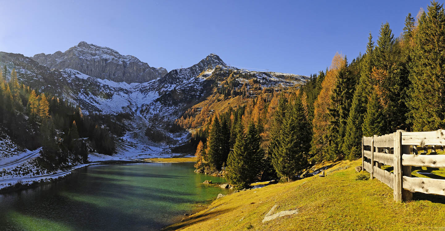 Herbstlicher Blick zur Porze und Roßkarspitze