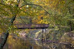 Herbstlicher Brückenschlag