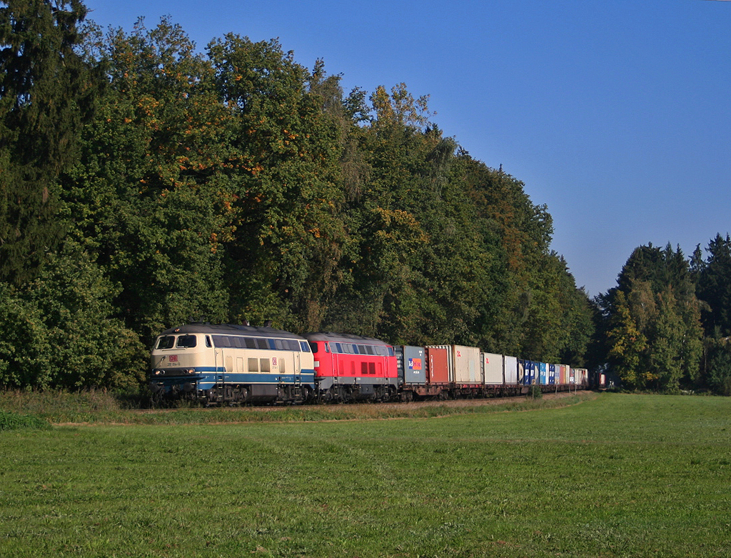 Herbstlicher Containerzug im Dieselparadies