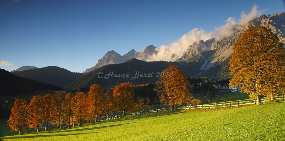 Herbstlicher Dachsteinblick