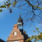 herbstlicher Durchblick auf das Türmchen