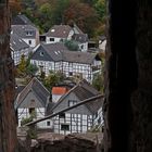 Herbstlicher Durchblick von der Burg Blankenstein
