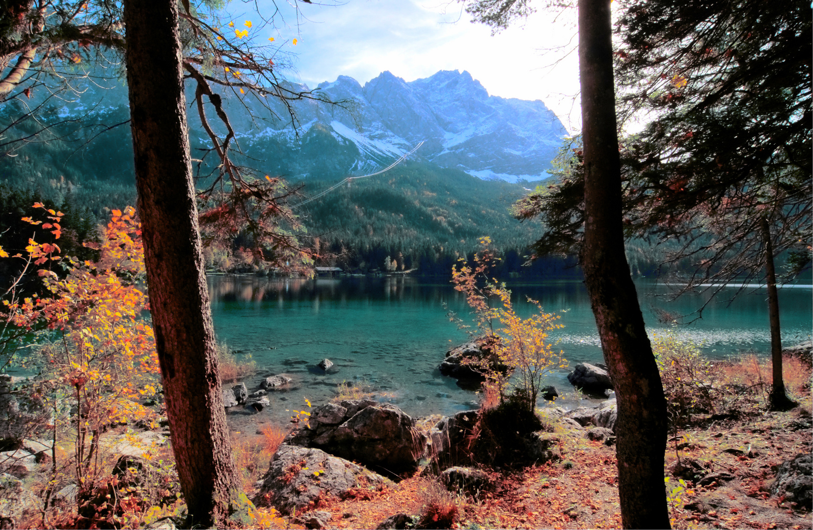 Herbstlicher Eibsee und Zugspitze