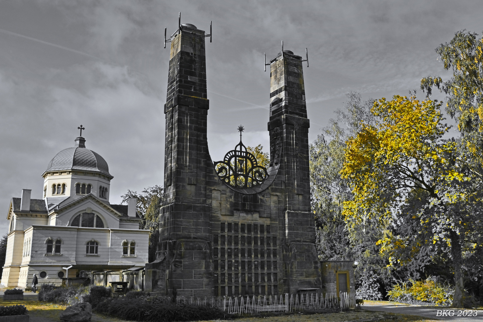 Herbstlicher Farbtupfer - Ostfriedhof Gera 