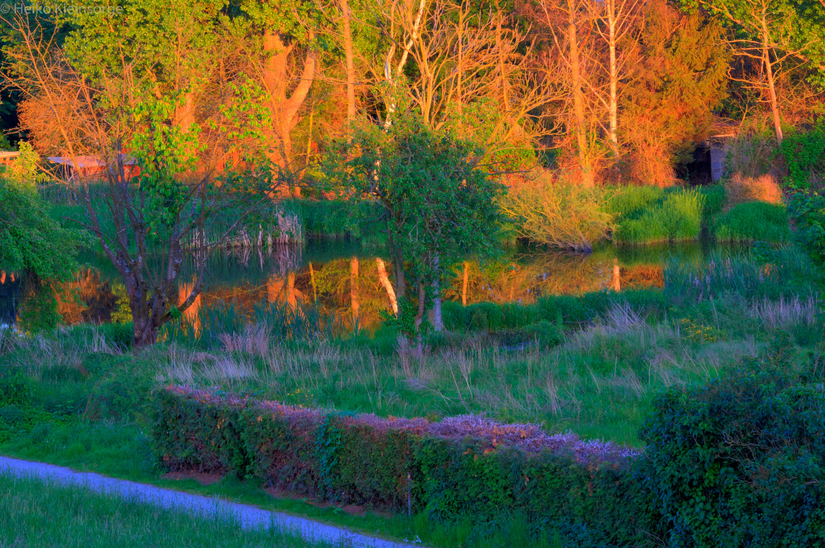 Herbstlicher Frühlings-Sonnenuntergang