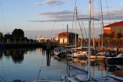 Herbstlicher Hafen