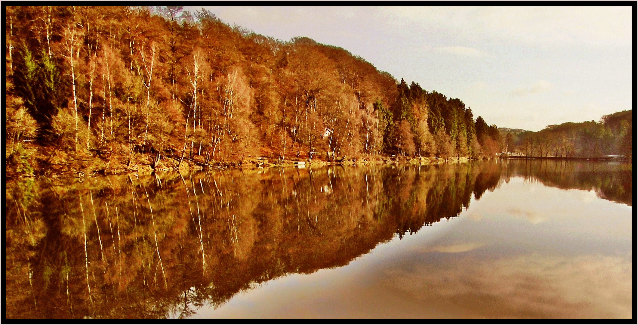 Herbstlicher See