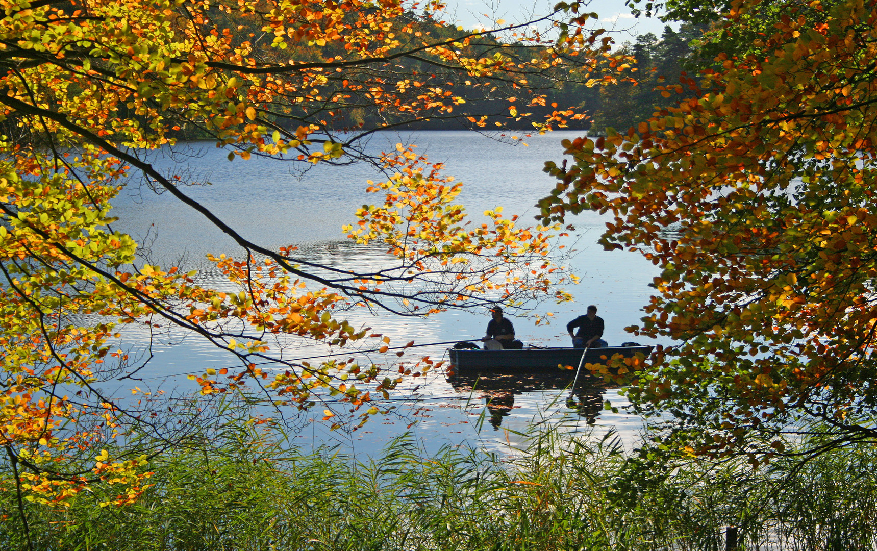 Herbstlicher See