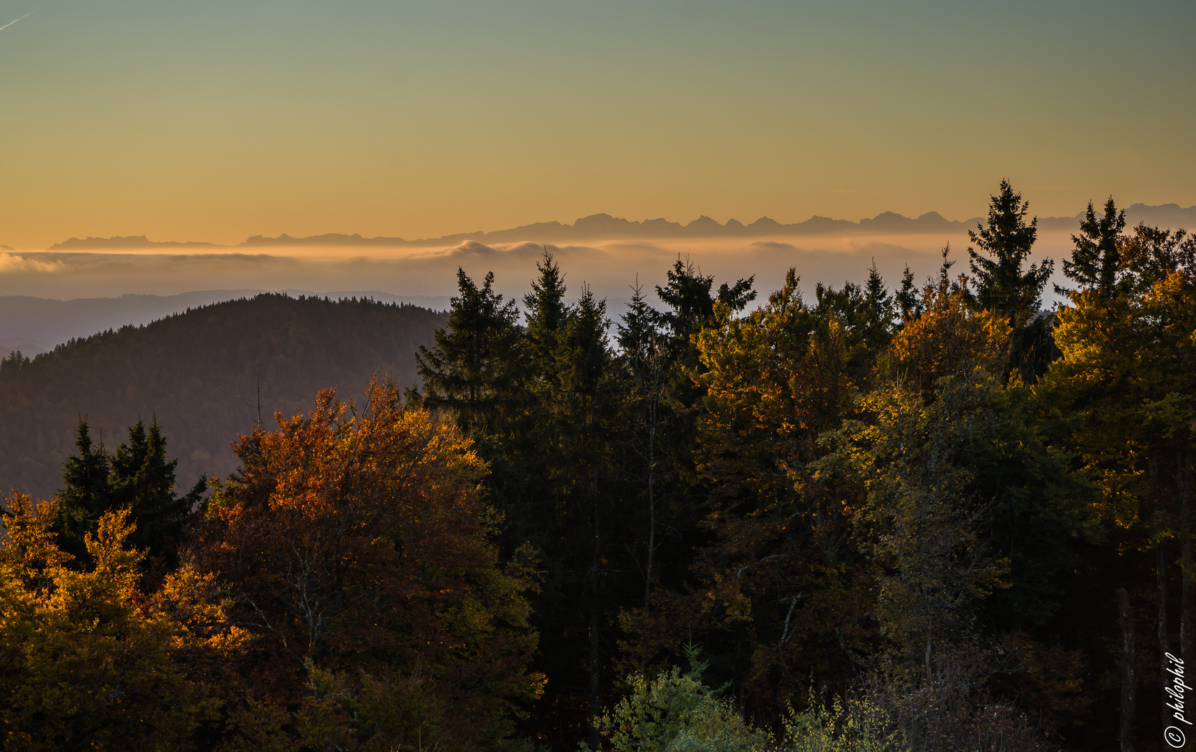 Herbstlicher Sonnenaufgang ..