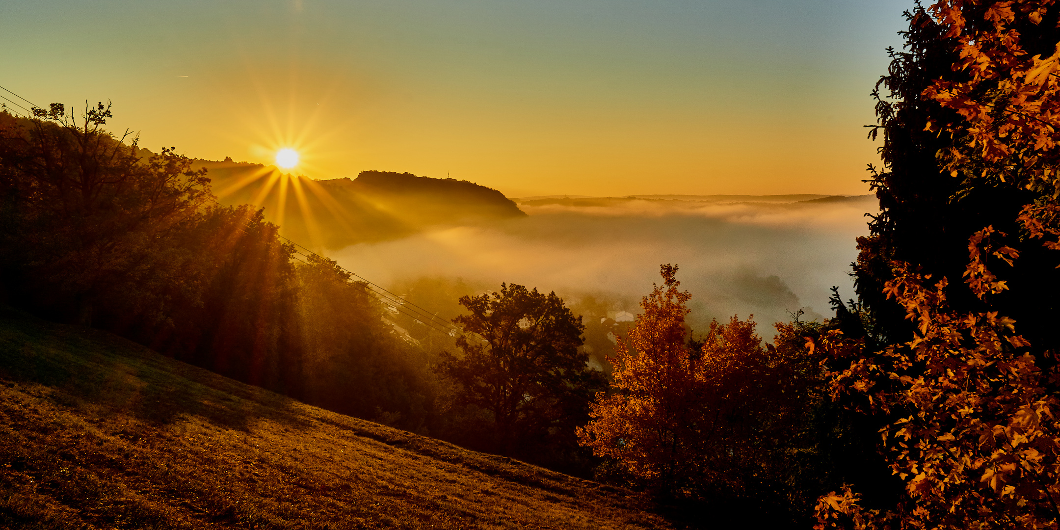 herbstlicher Sonnenaufgang Foto & Bild | landschaft, kulturlandschaften ...