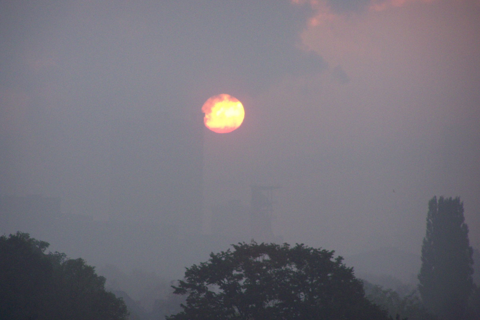 Herbstlicher Sonnenaufgang im Ruhrgebiet