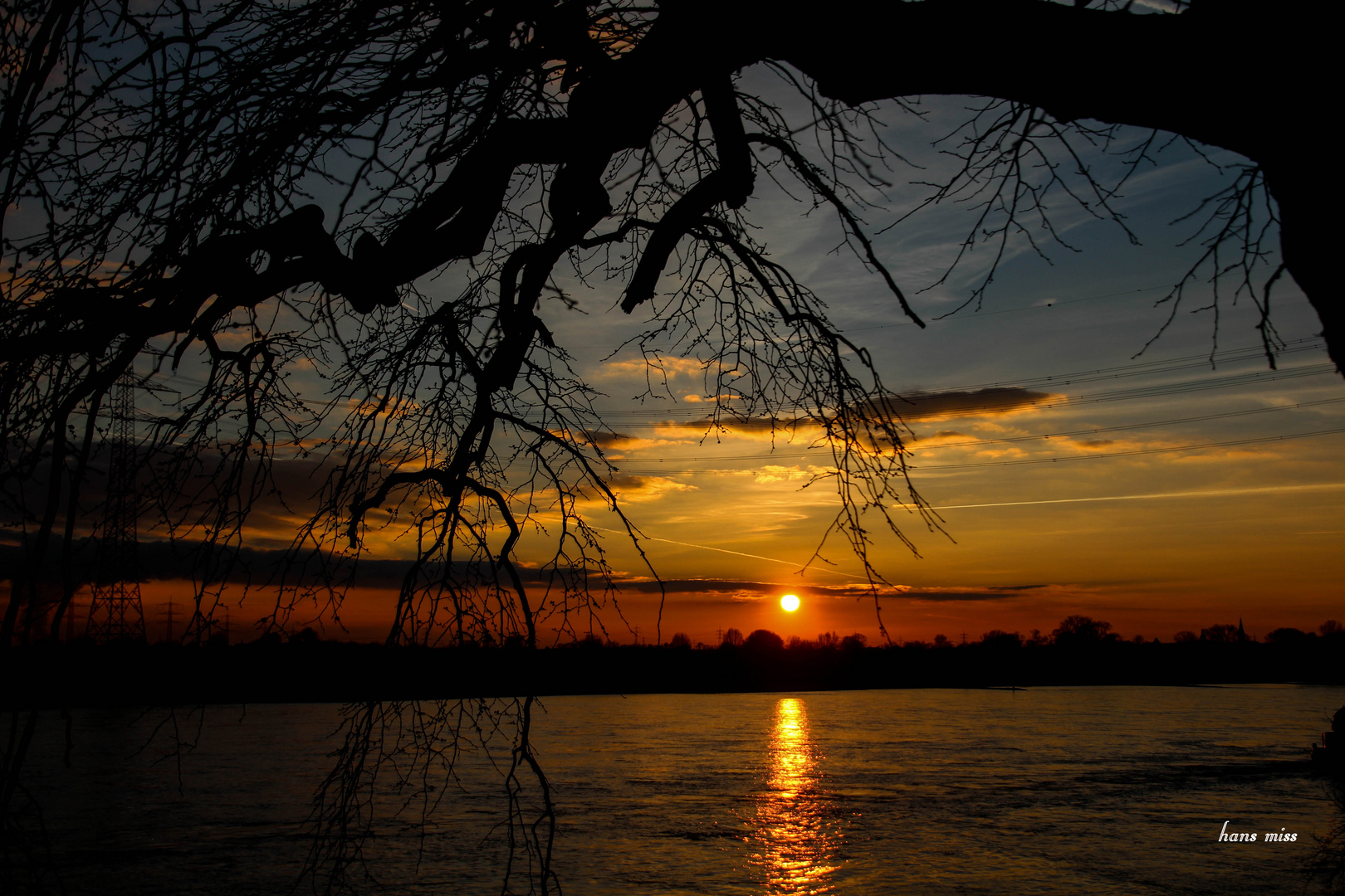 Herbstlicher Sonnenuntergang in Baumberg am Rhein