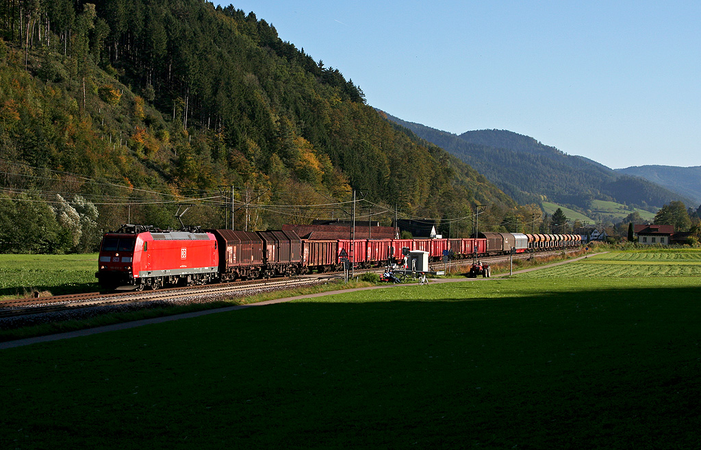 Herbstlicher Übergabezug