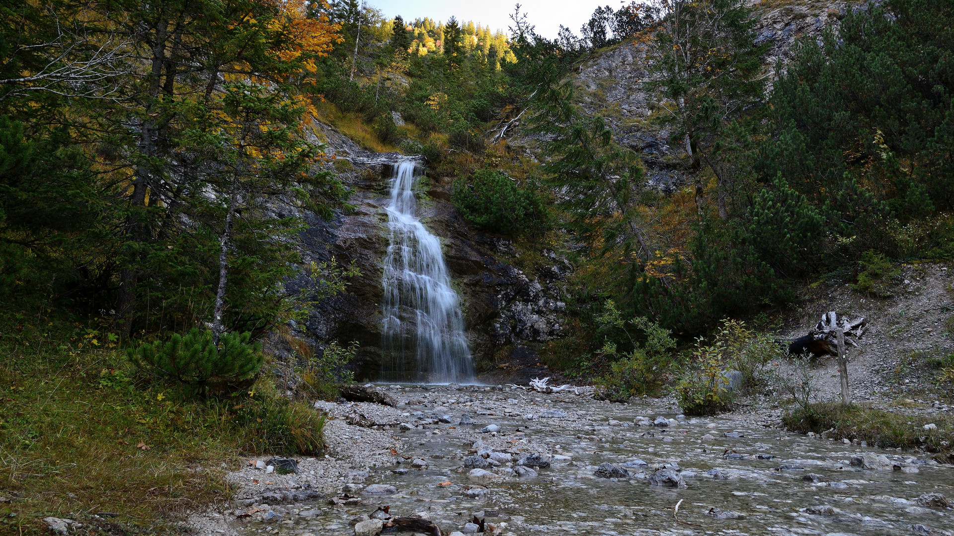 herbstlicher Wasserfall