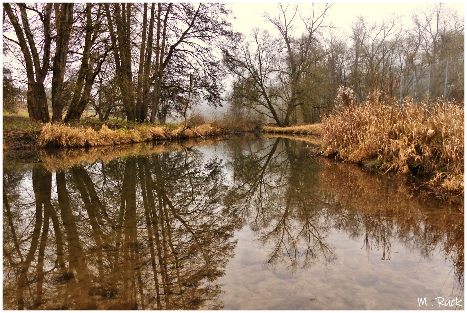 Herbstliches am Flüsschen 