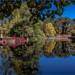 - herbstliches, gespiegeltes -