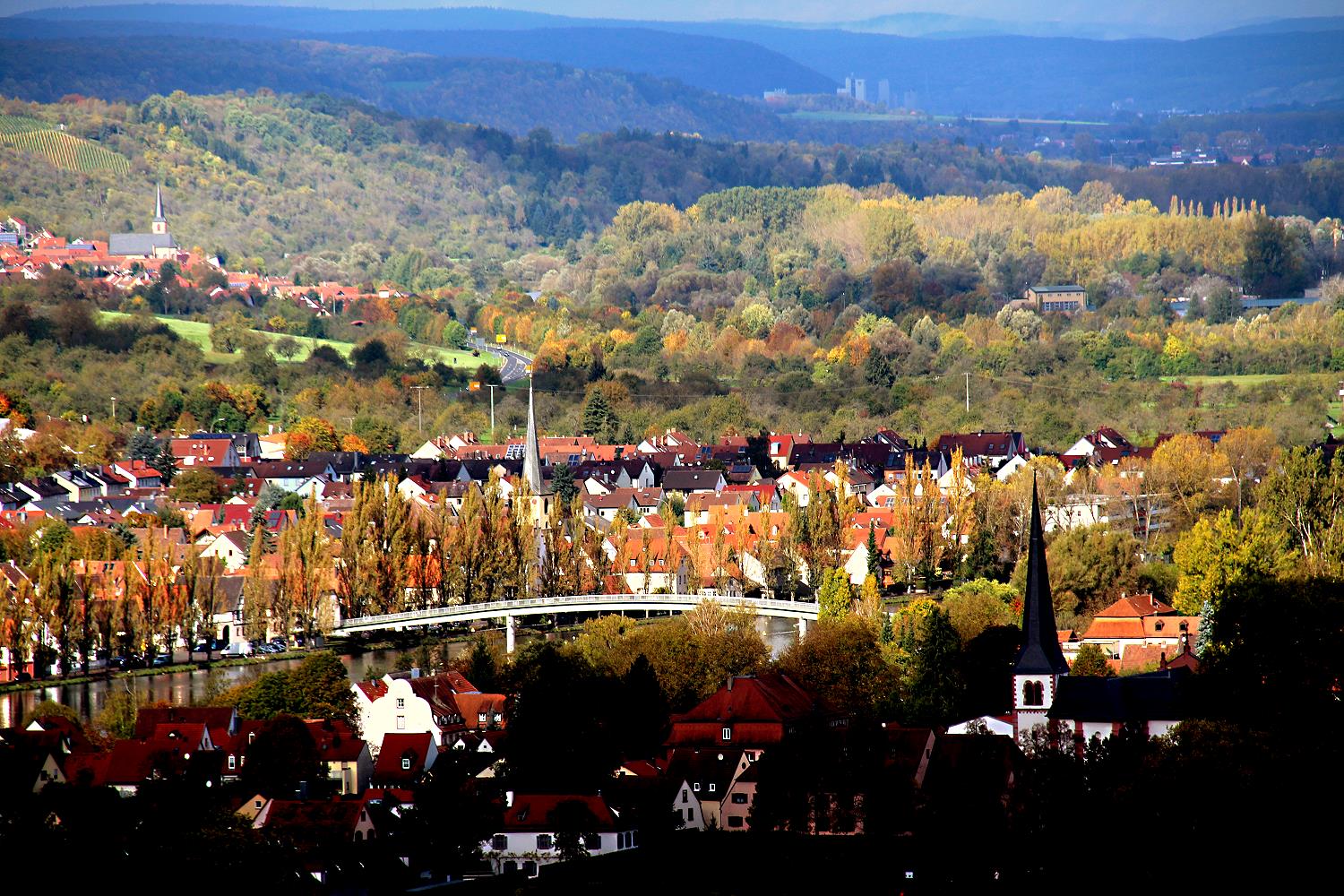 Herbstliches Mainland in Licht und Schatten