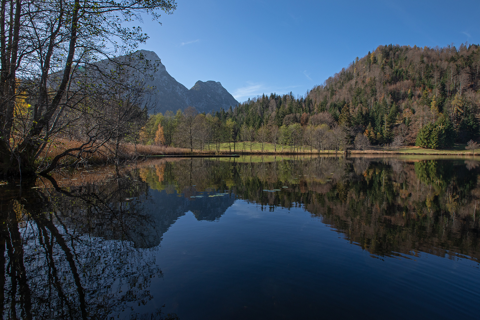 herbstliches Spiegelbild Foto &amp; Bild | wasser, natur, herbst Bilder auf ...