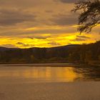 Herbstlicht über dem Teich von Deutschbaselitz