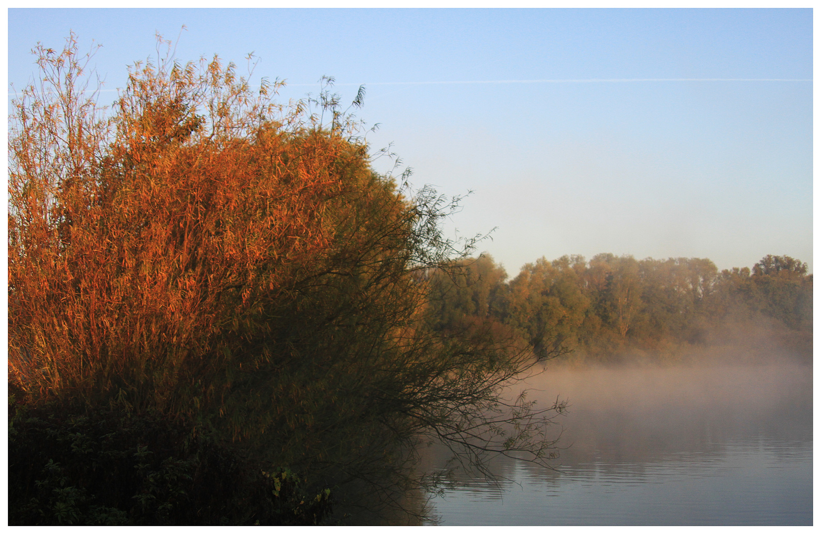 Herbstmorgen am See