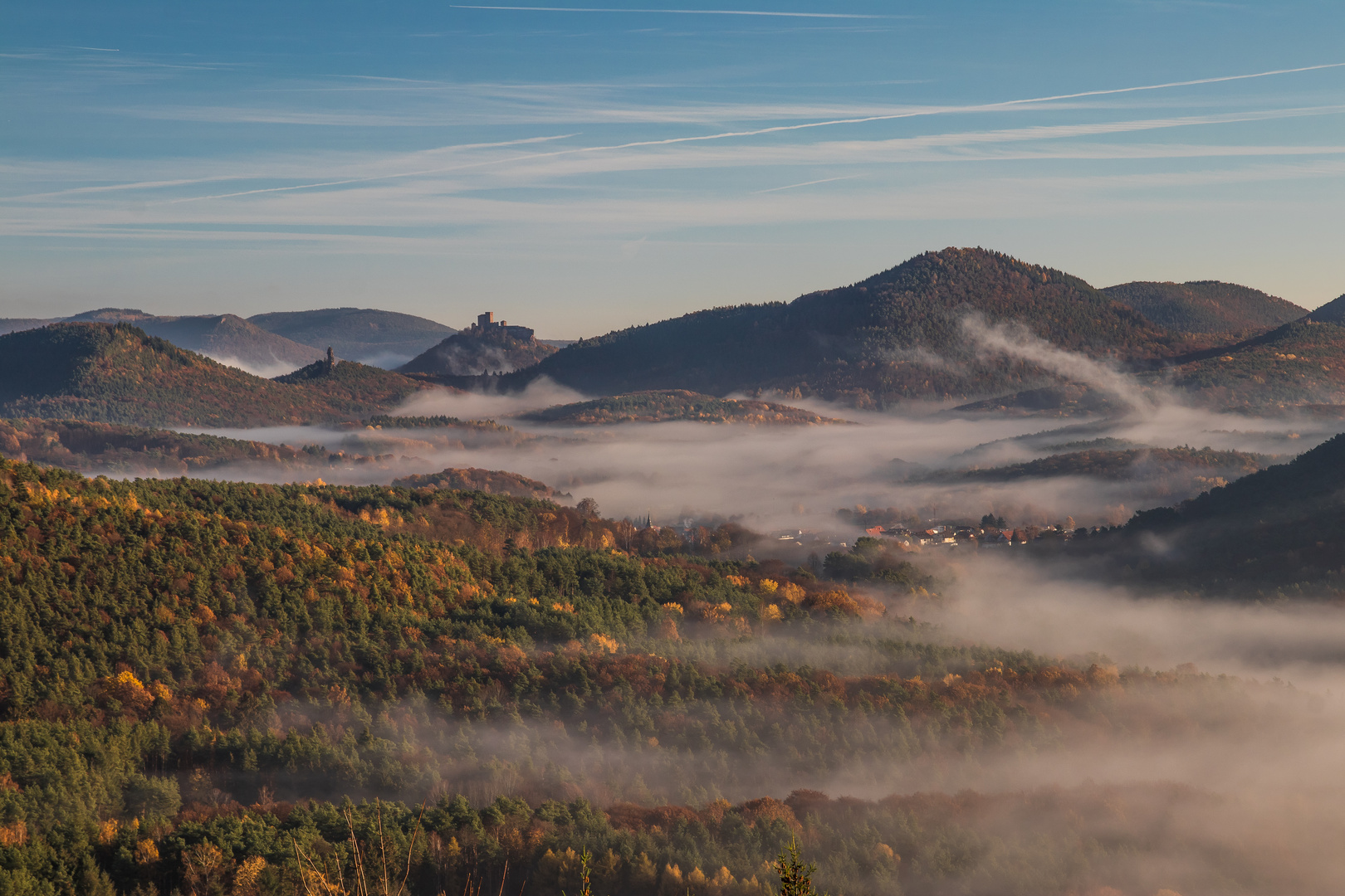 Herbstmorgen im Trifelsland