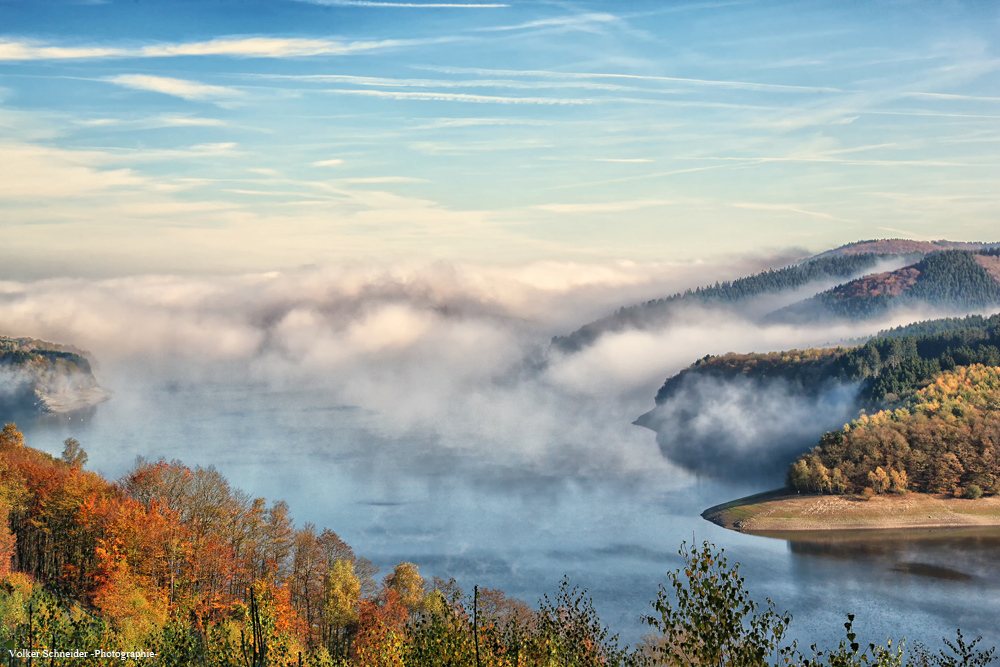 Herbstnebel am Biggesee