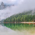 Herbstnebel am Pragser WIldsee