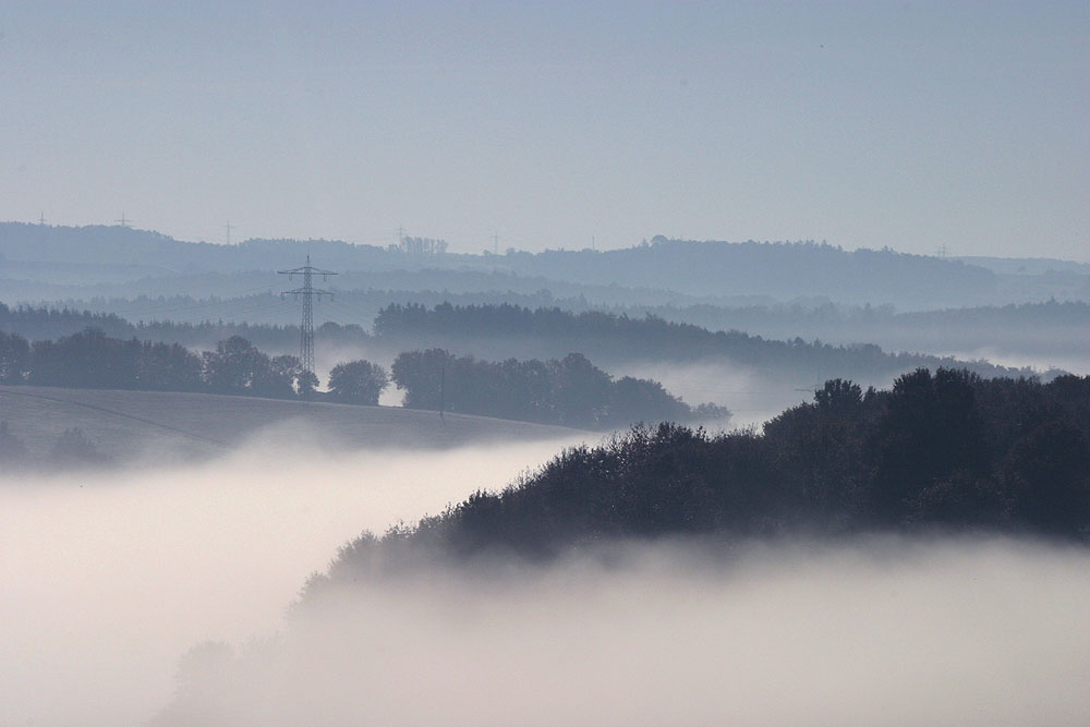 Herbstnebel liegen in den Tälern...