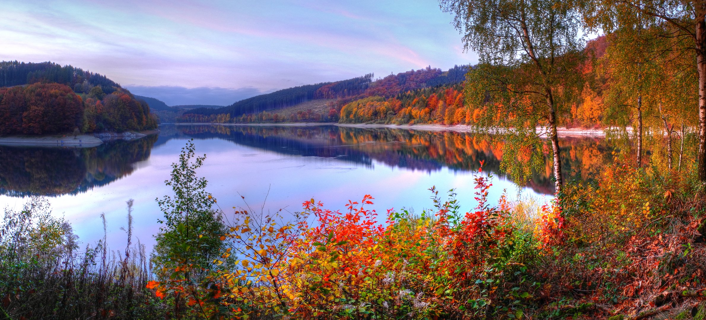 Herbstpanorama Hennetalsperre