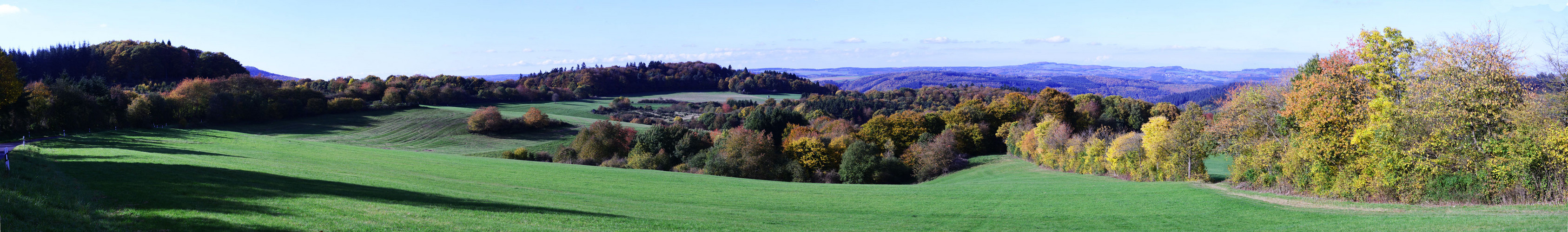 Herbstpanorama von Reiferscheid oberhalb der Ahr